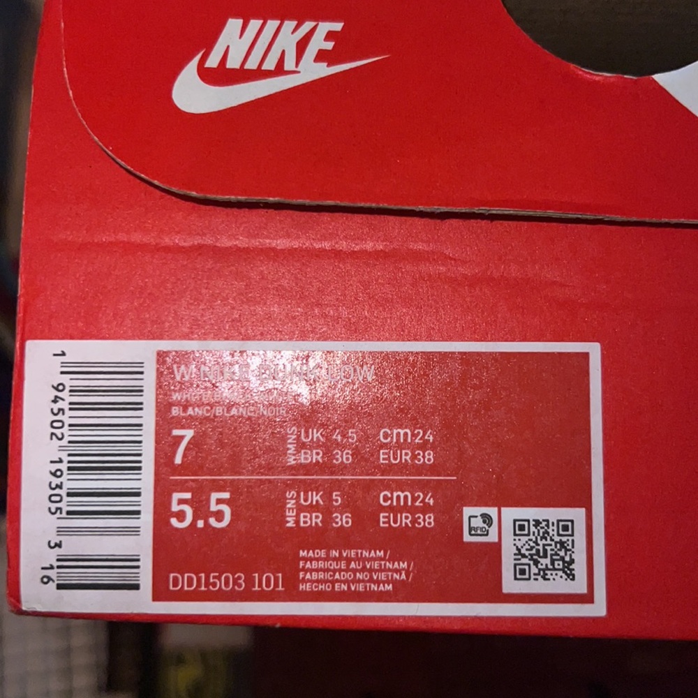 Panda Nike dunks - Picture 4 of 4